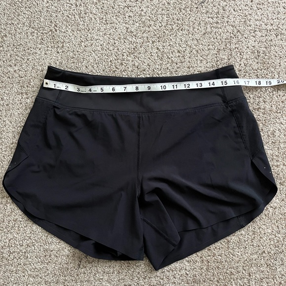 Athleta Run With It 4.5” shorts - Picture 1 of 6